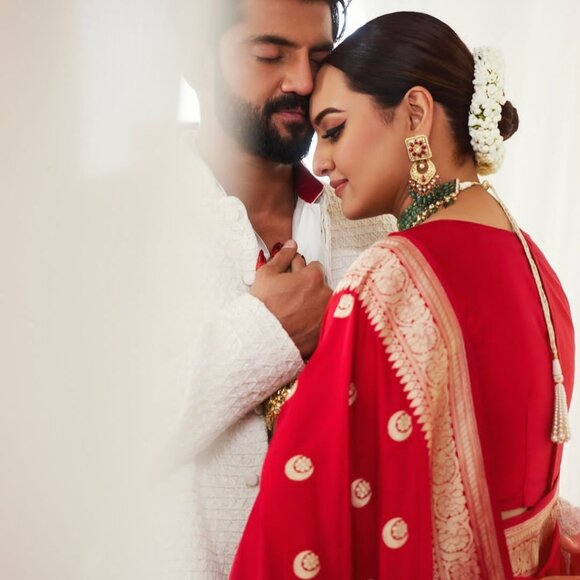 Banarasi Silk Saree - Picture 3 of 14